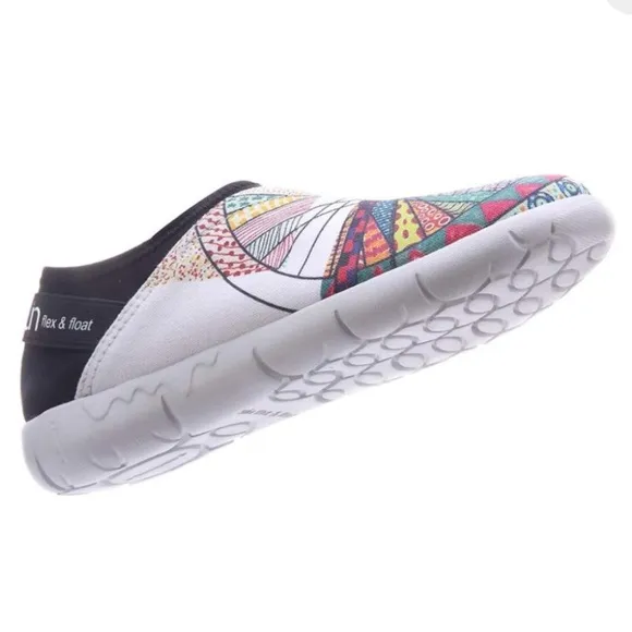 UIN Flex And Float Women’s Canvas Wheel Printed Slip On Shoes