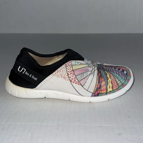 UIN Flex And Float Women’s Canvas Wheel Printed Slip On Shoes