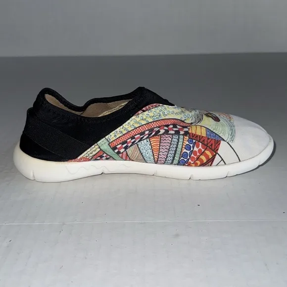 UIN Flex And Float Women’s Canvas Wheel Printed Slip On Shoes