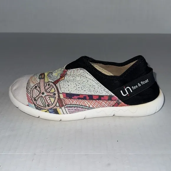 UIN Flex And Float Women’s Canvas Wheel Printed Slip On Shoes