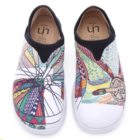 UIN Flex And Float Women’s Canvas Wheel Printed Slip On Shoes