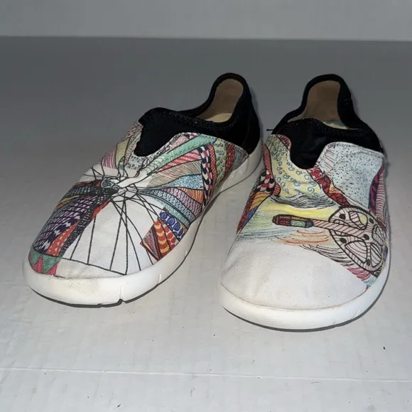UIN Flex And Float Women’s Canvas Wheel Printed Slip On Shoes
