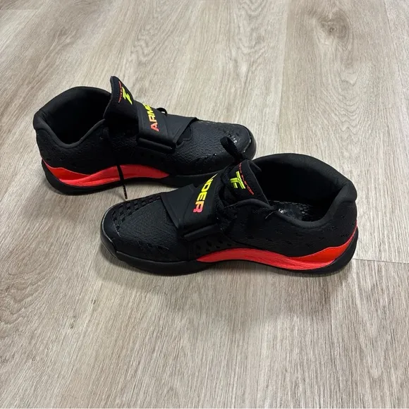 Under Armour Track shoes Men’s 8.5 silencer Javelin Hovr w spikes wrench NWOT