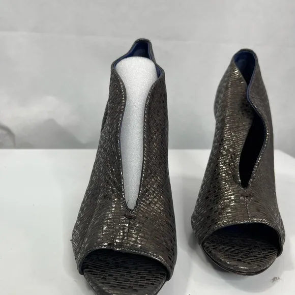 Valentina Rangoni Italian made Elegant Peep-Toe Women's Shoes, new, size 7