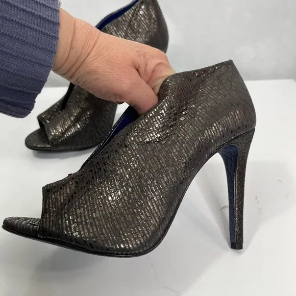 Valentina Rangoni Italian made Elegant Peep-Toe Women's Shoes, new, size 7