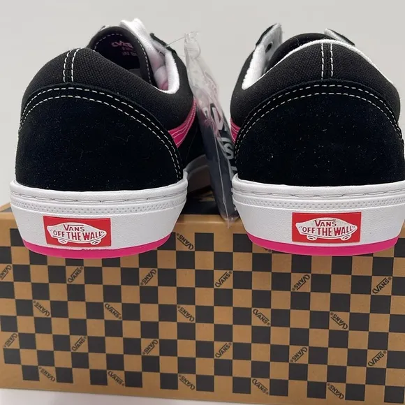 Vans Men's Black and Pink Sneakers Bmx Old SkoolBlack/Neon PinkVN0005UZBFY