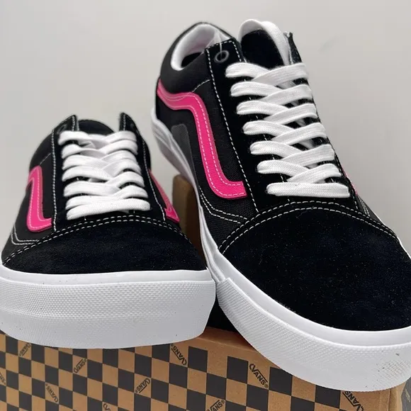 Vans Men's Black and Pink Sneakers Bmx Old SkoolBlack/Neon PinkVN0005UZBFY