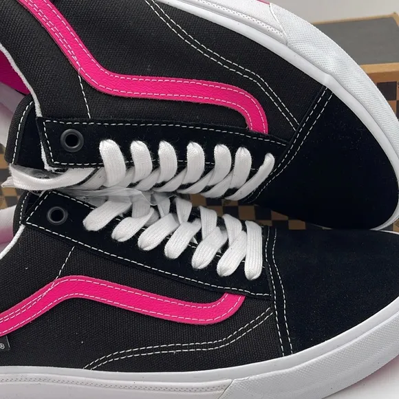 Vans Men's Black and Pink Sneakers Bmx Old SkoolBlack/Neon PinkVN0005UZBFY