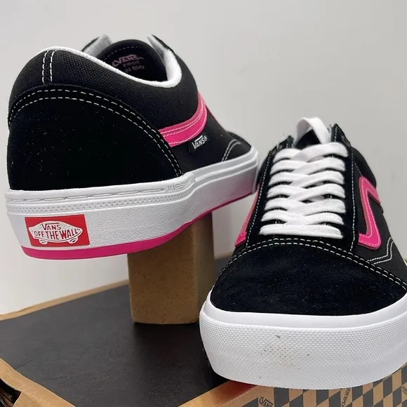 Vans Men's Black and Pink Sneakers Bmx Old SkoolBlack/Neon PinkVN0005UZBFY