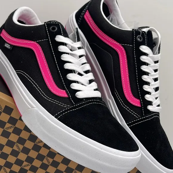 Vans Men's Black and Pink Sneakers Bmx Old SkoolBlack/Neon PinkVN0005UZBFY