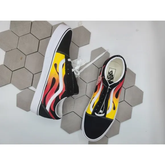 VANS Old Skool Flame Sneakers Low Top Suede Canvas Men's Size 10.5 VN0A38G1PHN