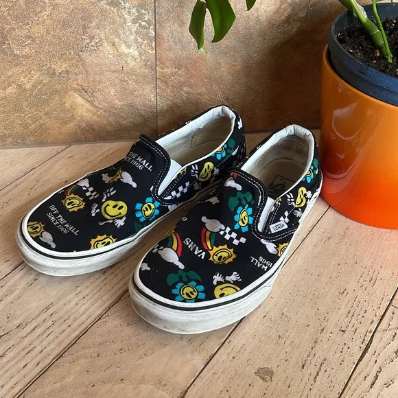 VANS W10.5 M9 BETTER DAYS SKATE SHOES MULTICOLOR SLIP-ON HAPPY FACE RAINBOWS.