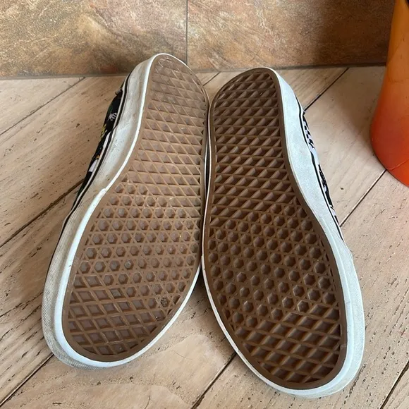 VANS W10.5 M9 BETTER DAYS SKATE SHOES MULTICOLOR SLIP-ON HAPPY FACE RAINBOWS.