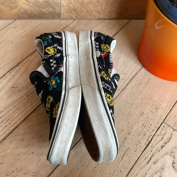 VANS W10.5 M9 BETTER DAYS SKATE SHOES MULTICOLOR SLIP-ON HAPPY FACE RAINBOWS.