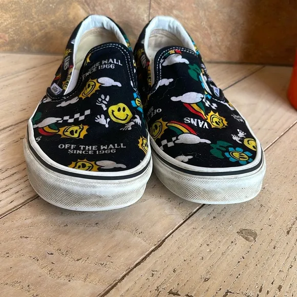 VANS W10.5 M9 BETTER DAYS SKATE SHOES MULTICOLOR SLIP-ON HAPPY FACE RAINBOWS.