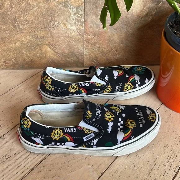 VANS W10.5 M9 BETTER DAYS SKATE SHOES MULTICOLOR SLIP-ON HAPPY FACE RAINBOWS.
