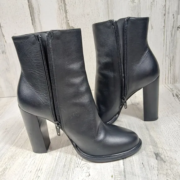 Vince Black Leather Round Toe Side Zip High Heel Ankle Boots #473
