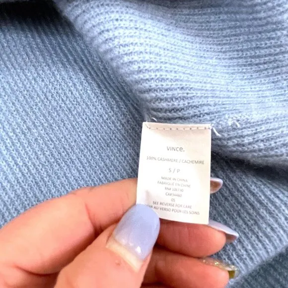 Vince Boat neckline 100% cashmere knit sweater