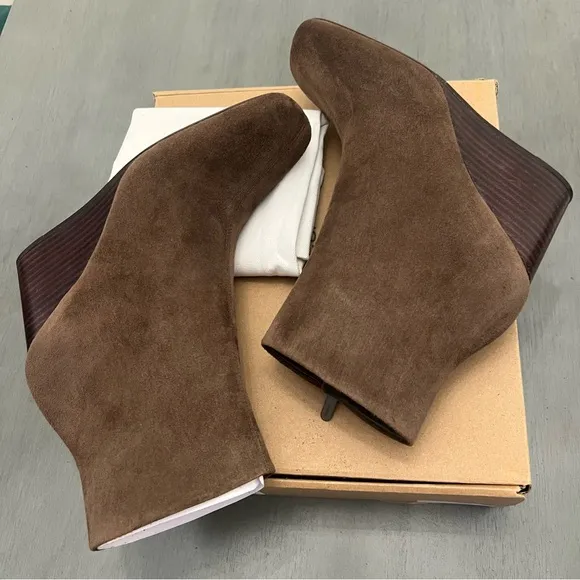 Vince Brown Suede Andy Wedge Square Toe Ankle Bootie Side Zip Stacked Heel 7 37