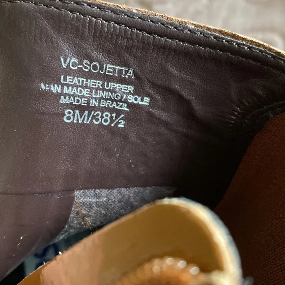 VINCE CAMUTO Boots