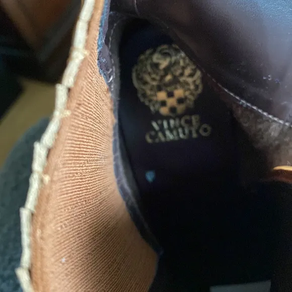 VINCE CAMUTO Boots