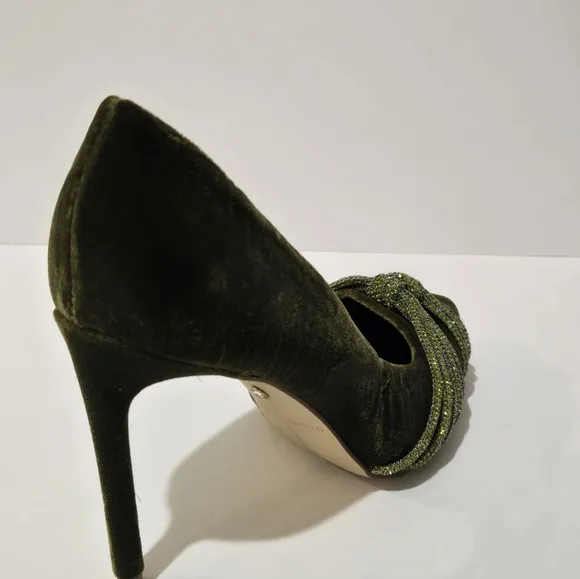 Vince Camuto Faine Green Velvet Rhinestone Pumps Shoes 6M