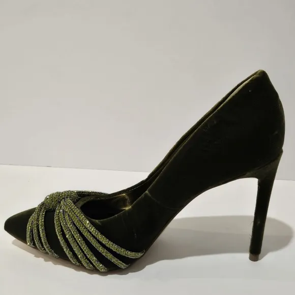 Vince Camuto Faine Green Velvet Rhinestone Pumps Shoes 6M