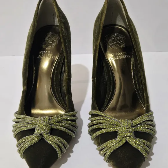 Vince Camuto Faine Green Velvet Rhinestone Pumps Shoes 6M