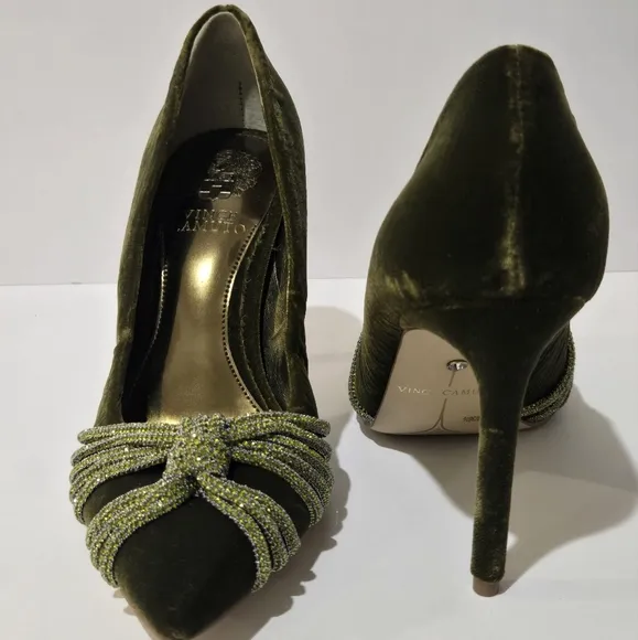Vince Camuto Faine Green Velvet Rhinestone Pumps Shoes 6M