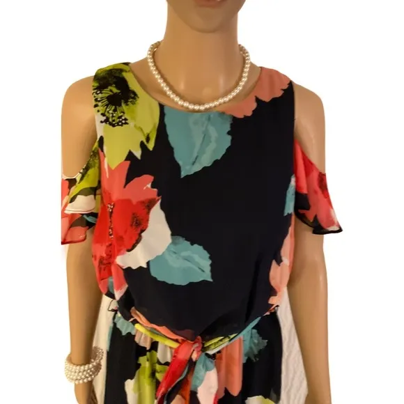 Vince Camuto Floral Cold Shoulder Chiffon Maxi Dress. Size 8