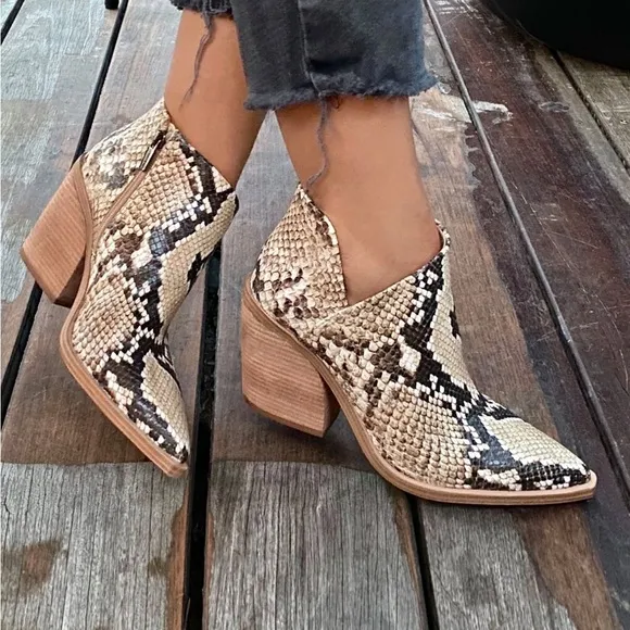 Vince Camuto Grendan Tan Snakeskin Embossed Leather Western Blocked Heel Boots