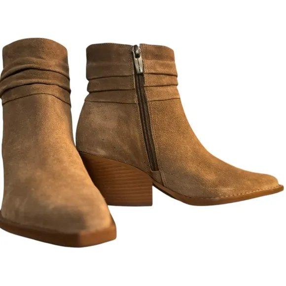 Vince Camuto Tan Suede Ankle Boots Size 6M Side Zip Stacked Heel