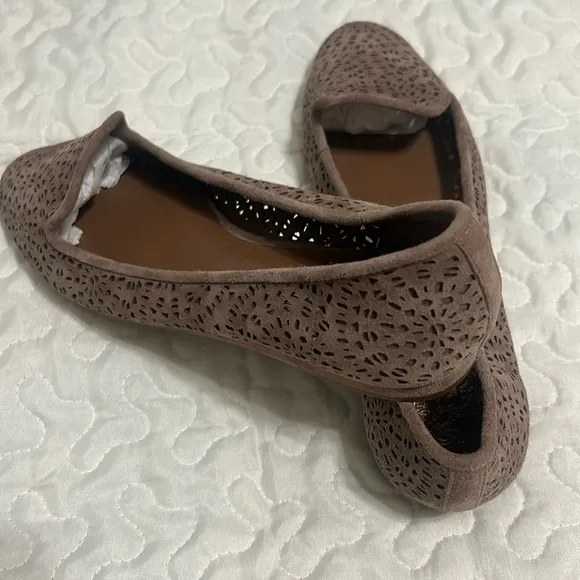 Vince Camuto Womens Ballet Flats