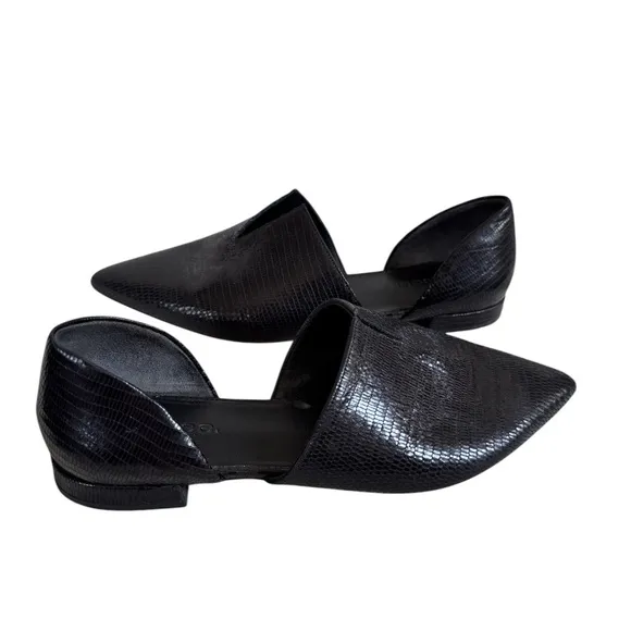 Vince Darlington Flats in Black Lizard Print Size 6.5