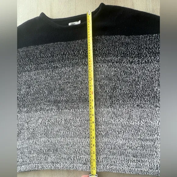 Vince Textured Ombré Pullover Sweater in Navy/White, Size Small