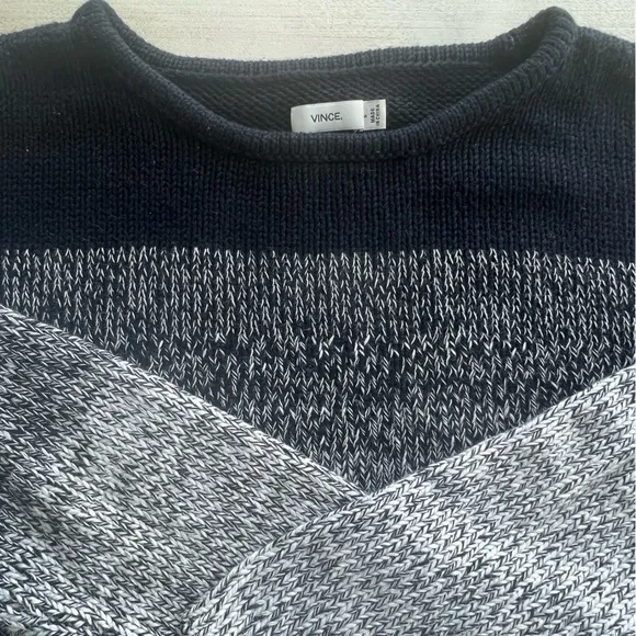 Vince Textured Ombré Pullover Sweater in Navy/White, Size Small