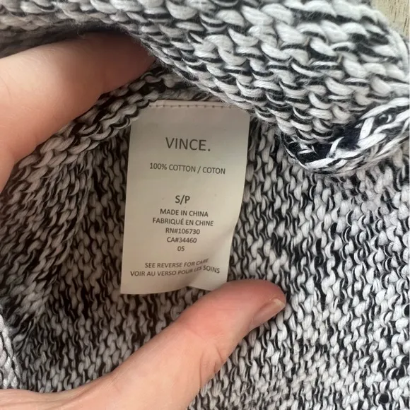 Vince Textured Ombré Pullover Sweater in Navy/White, Size Small