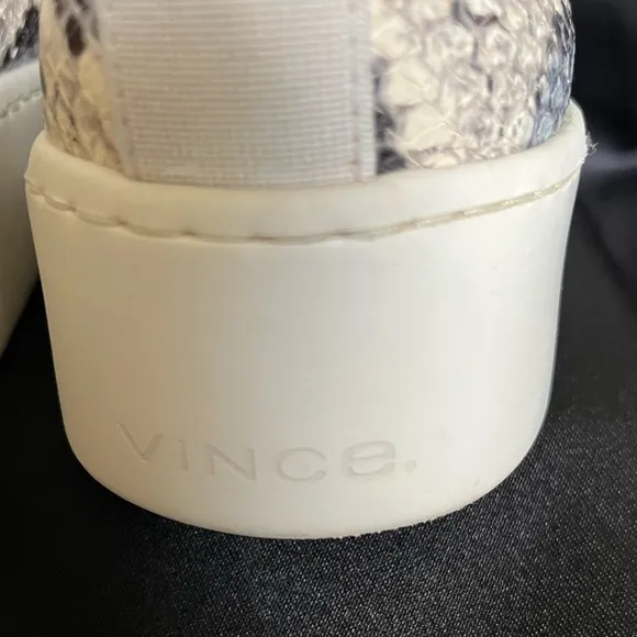 VINCE~PLATFORM~BLUE-~SNAKESKIN~LOAFERS~7.5