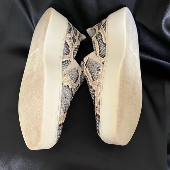 VINCE~PLATFORM~BLUE-~SNAKESKIN~LOAFERS~7.5