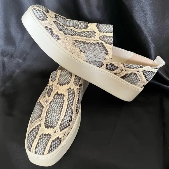 VINCE~PLATFORM~BLUE-~SNAKESKIN~LOAFERS~7.5