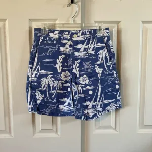 Vineyard Vines Mens Anguilla Map, Palm Trees &amp; Boat Print 7” Breaker Sho…