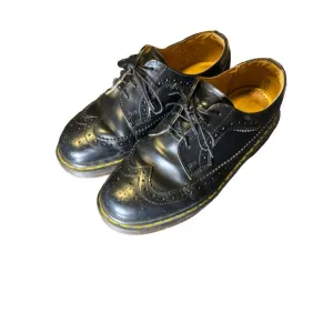 Vintage Dr. Martens Brogue Wingtip Leather Oxford Shoes Size 4 UK
