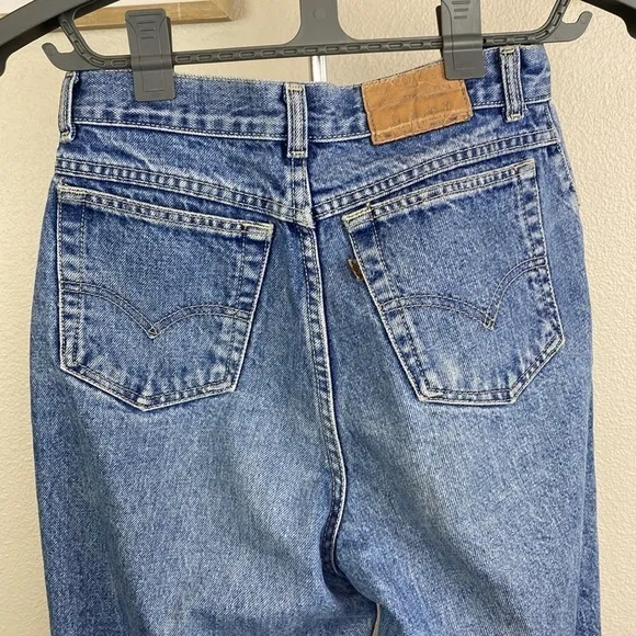 Vintage LEVI'S Women's Light Wash 57902-7206 Jeans USA Made