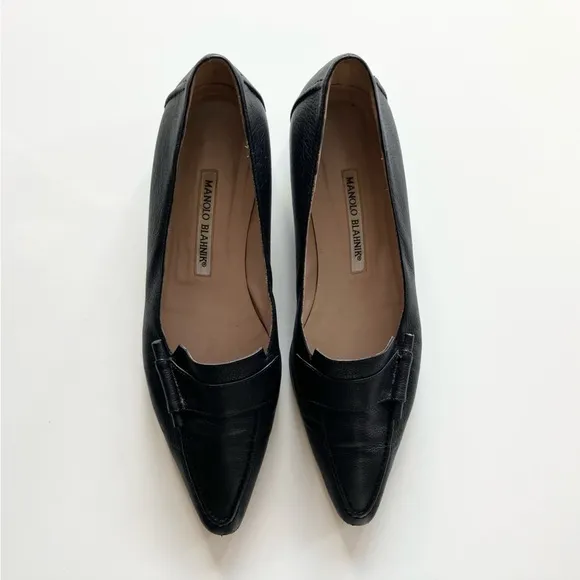 Vintage Manolo Blahnik Black Pebbled Leather Low Heel Flats Size 8.5 / Euro 38.5