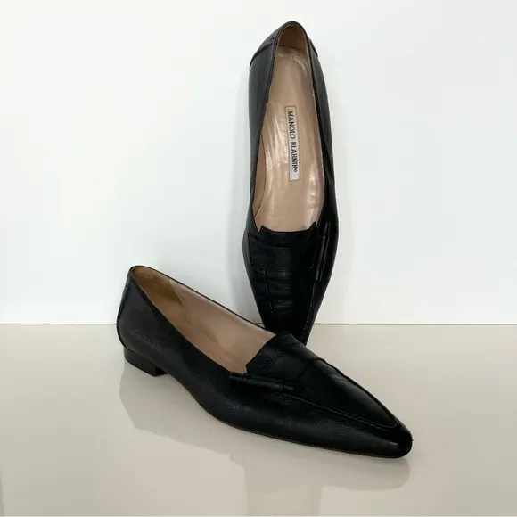 Vintage Manolo Blahnik Black Pebbled Leather Low Heel Flats Size 8.5 / Euro 38.5
