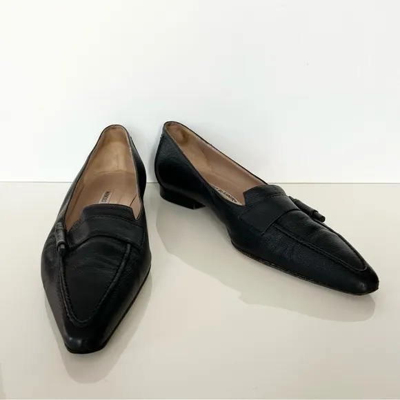 Vintage Manolo Blahnik Black Pebbled Leather Low Heel Flats Size 8.5 / Euro 38.5