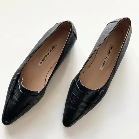 Vintage Manolo Blahnik Black Pebbled Leather Low Heel Flats Size 8.5 / Euro 38.5