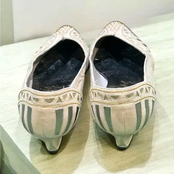 Vintage Margaret J Jerrold  Elegant Cream and Gold Women's Flats