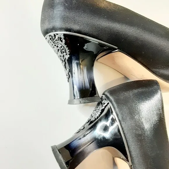 Vintage Salvatore Ferragamo Women's Satin Leather Pumps US 7B Narrow Fit