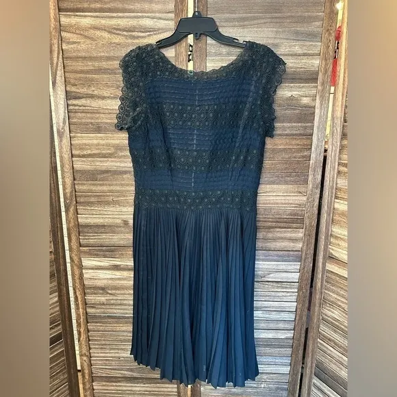 Vintage VTG 50s 1950s Black Eyelet Lace Boat Neck Sleeveless Party Dress